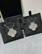 Lumi® CLOVER 25MM GROSSER ANHÄNGER MIT DIAMANTENPAVED SILBERKETTE