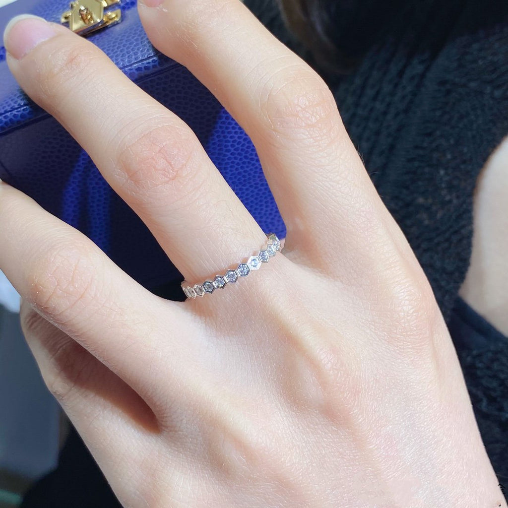 Lumi® BEE LOVE DIAMOND PAVED SMALL RING