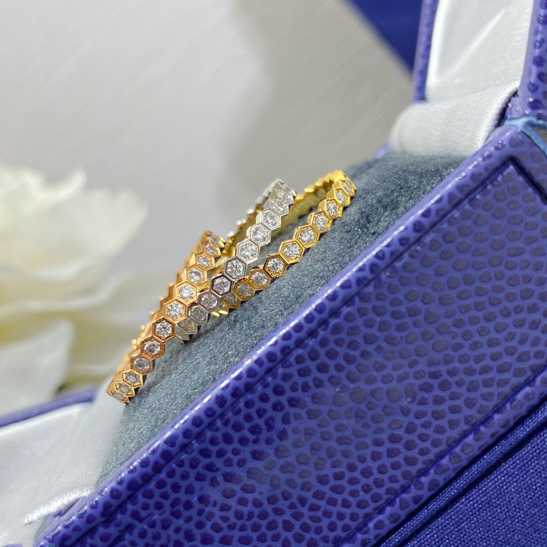 Lumi® BEE LOVE DIAMOND PAVED SMALL RING