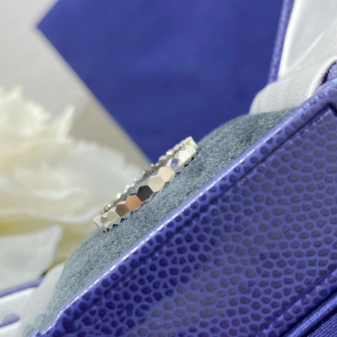 ¡®Lumi¡¯BEE LOVE SMALL RING