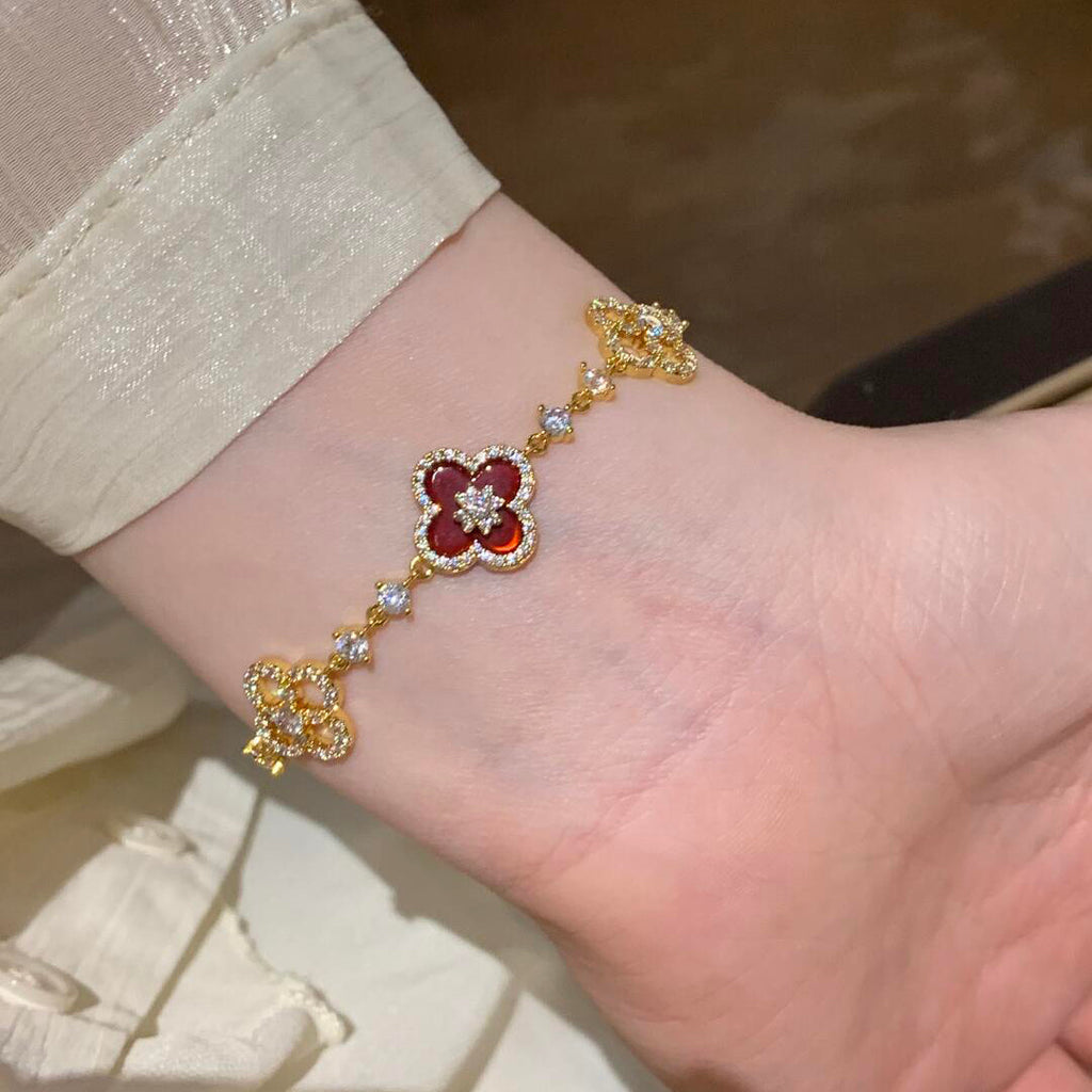¡®Lumi¡¯CLOVER 5 MOTIF PINK BLUE RED WHITE BRACELET