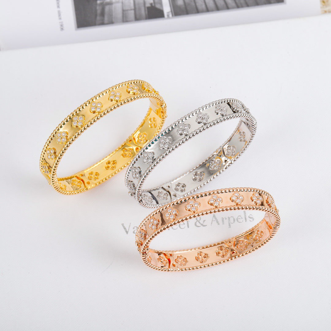 ¡®Imperial¡¯CLOVER BRACELET 8MM DIAMONDS
