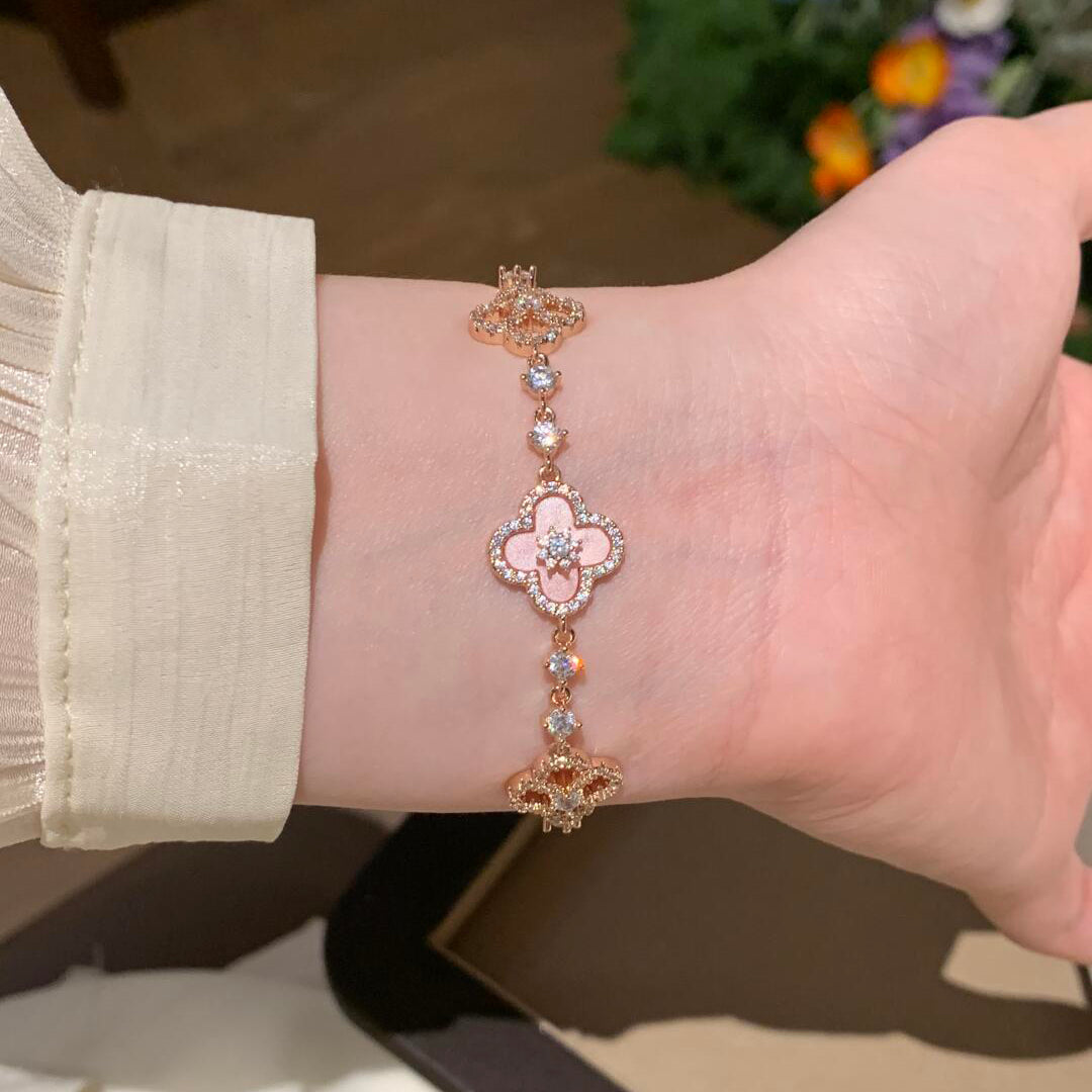 ¡®Lumi¡¯CLOVER 5 MOTIF PINK BLUE RED WHITE BRACELET