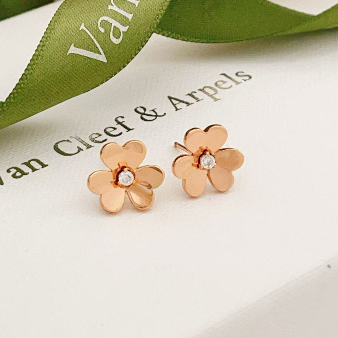¡®Imperial¡¯FRIVOLE MINI FLOWER EARRINGS
