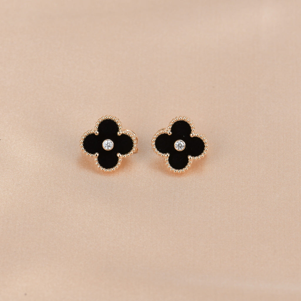 ¡®Lumi¡¯CLOVER MEDIUM 1 MOTIFS ONYX DIAMOND EARRINGS