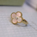 ¡®Lumi¡¯CLOVER PINK MOP RING GOLD DIAMOND