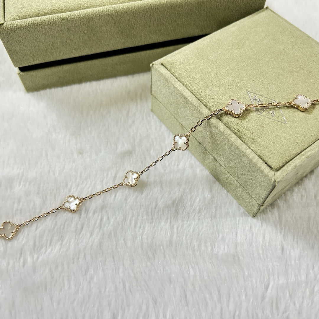 [¡®Lumi¡¯]CLOVER 6 MOTIF WHITE MOP BRACELET