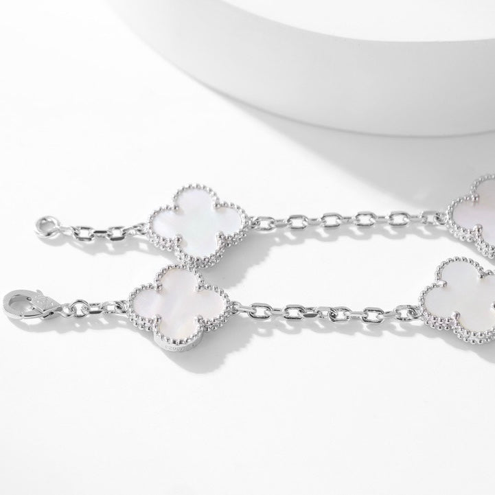 ¡®Lumi¡¯CLOVER 10 MOTIFS WHITE MOTHER OF PEARL NECKLACE