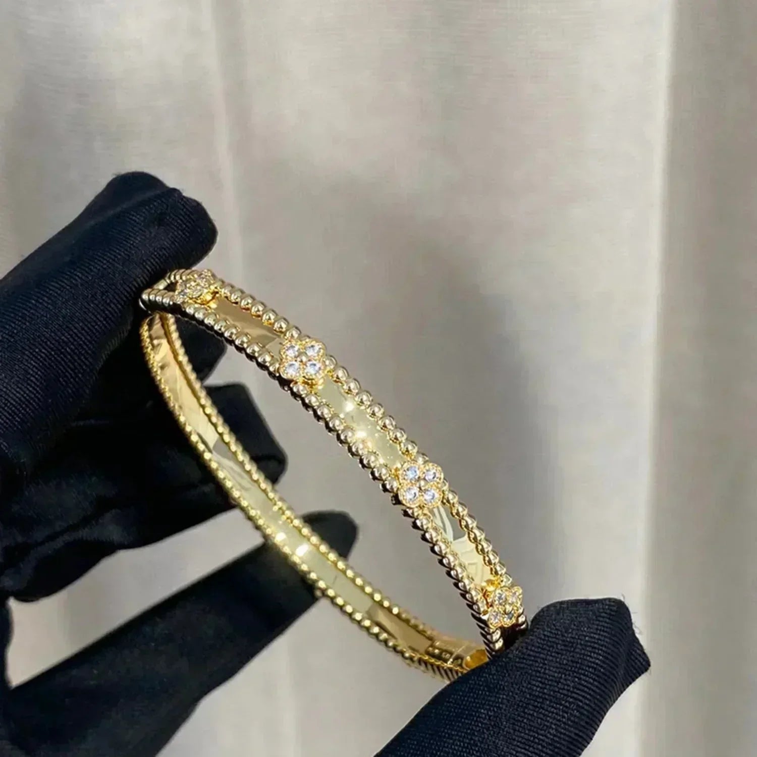 ¡®Lumi¡¯CLOVER BRACELET 4MM DIAMONDS