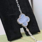 [Lumi] Neue Armbandkollektion „Clover 5 Motif“ aus lila Chalkedonier
