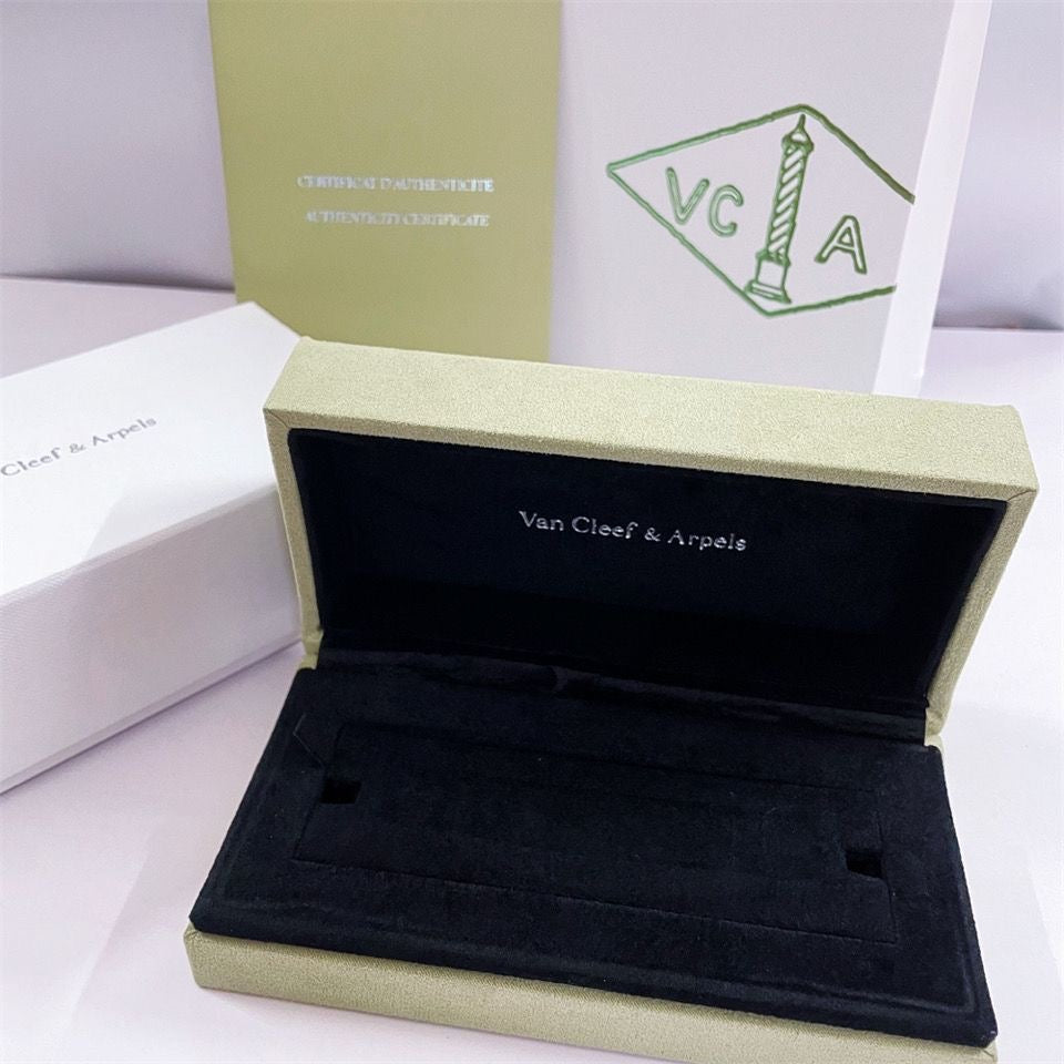 ¡®Lumi¡¯VA CLOVER BRACELET NECKLACE RING BOX GIFT BAG