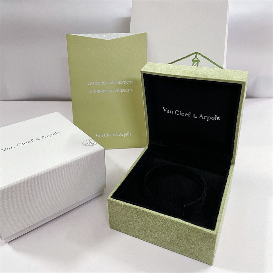 ¡®Lumi¡¯VA CLOVER BRACELET NECKLACE RING BOX GIFT BAG