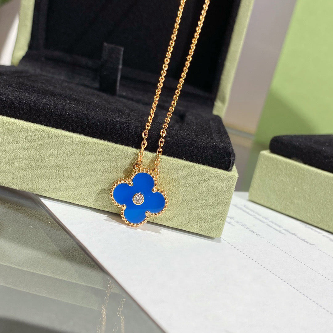 ¡®Lumi¡¯CLOVER 15MM DIAMOND AND BLUE AGATE NECKLACE