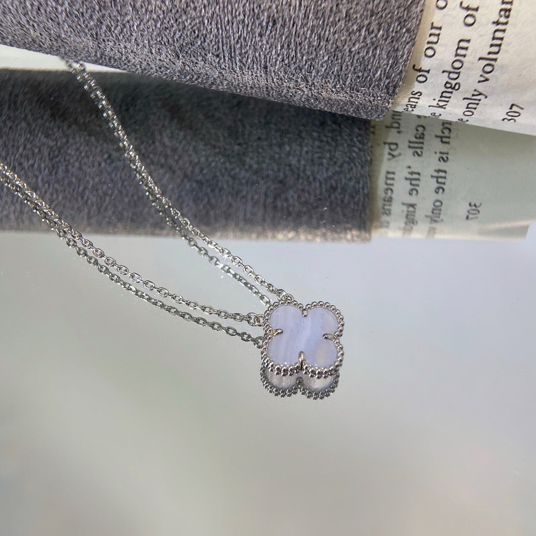 Lumi® CLOVER 15MM BLAUE CHALCEDON-HALSKETTE SILBER