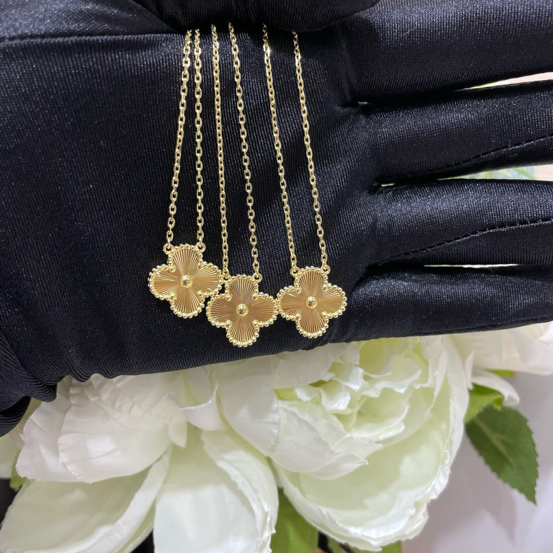 ¡®Lumi¡¯CLOVER 15MM LASER NECKLACE