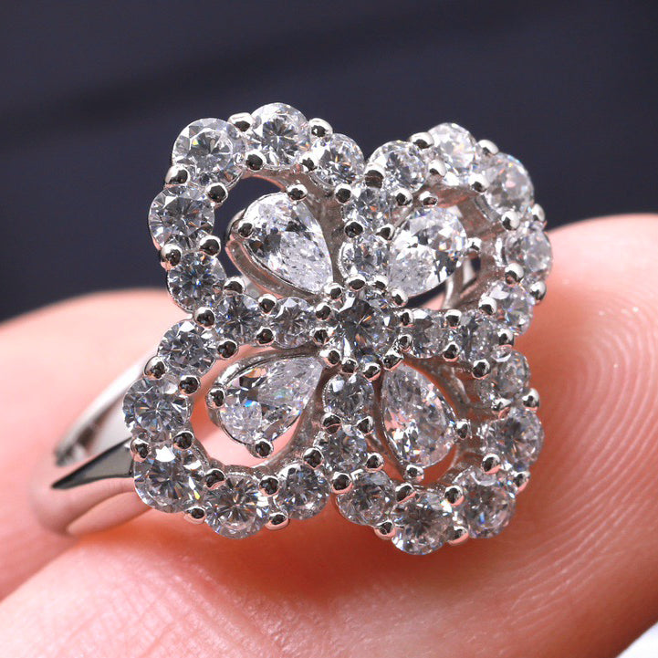 ¡®Lumi¡¯LOOP RING FULL MOTIF DIAMOND 16MM SILVE