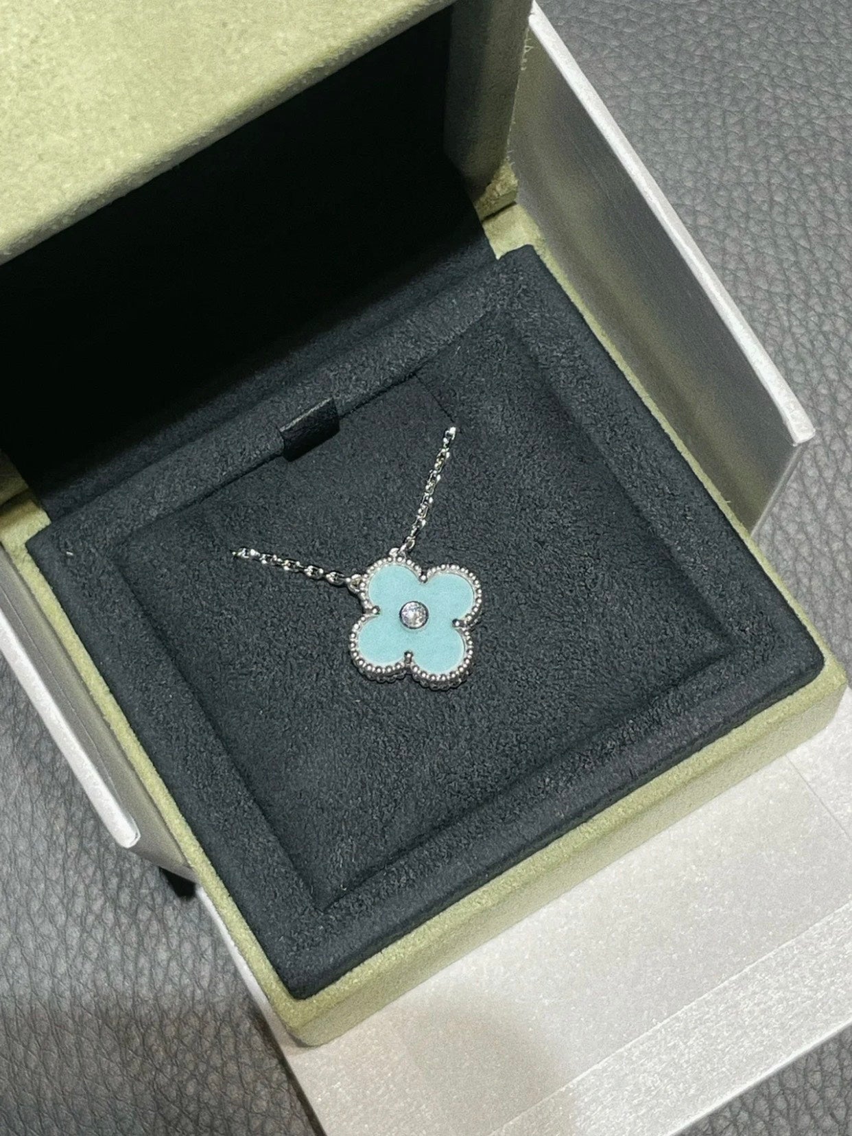 ¡®Lumi¡¯CLOVER 1 DIAMOND LIGHT BLUE SILVER NECKLACE