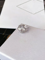 ¡®Lumi¡¯CLOVER SILVER RING