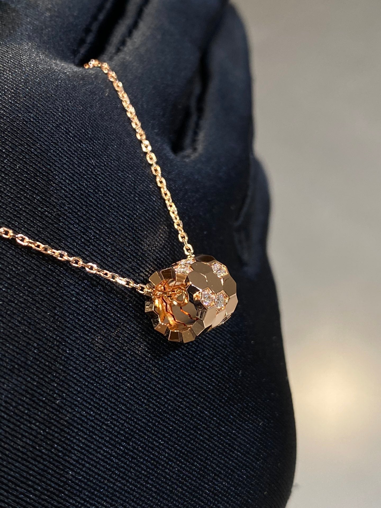 ¡®Lumi¡¯BEE LOVE DIAMOND NECKLACE