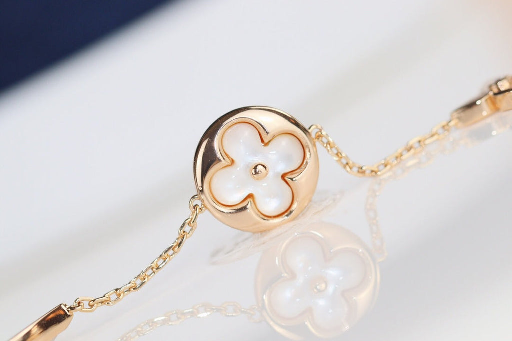 ¡®Lumi¡¯LEAF CLOVER BRACELET