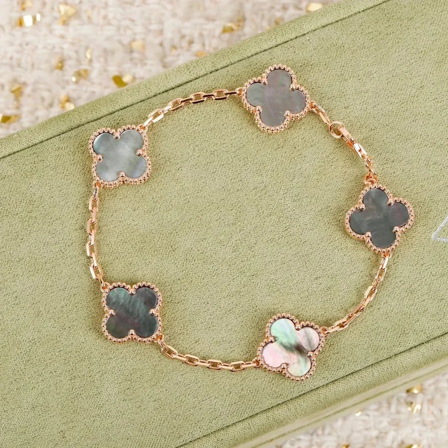 [Lumi] Neue Armbandkollektion „Clover 5 Motive Grau Mop“