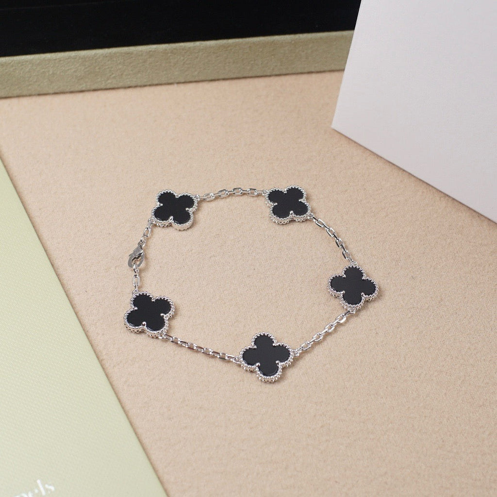 [Lumi jewelry] CLOVER 5 MOTIF ONYXS BRACELET COLLECTION