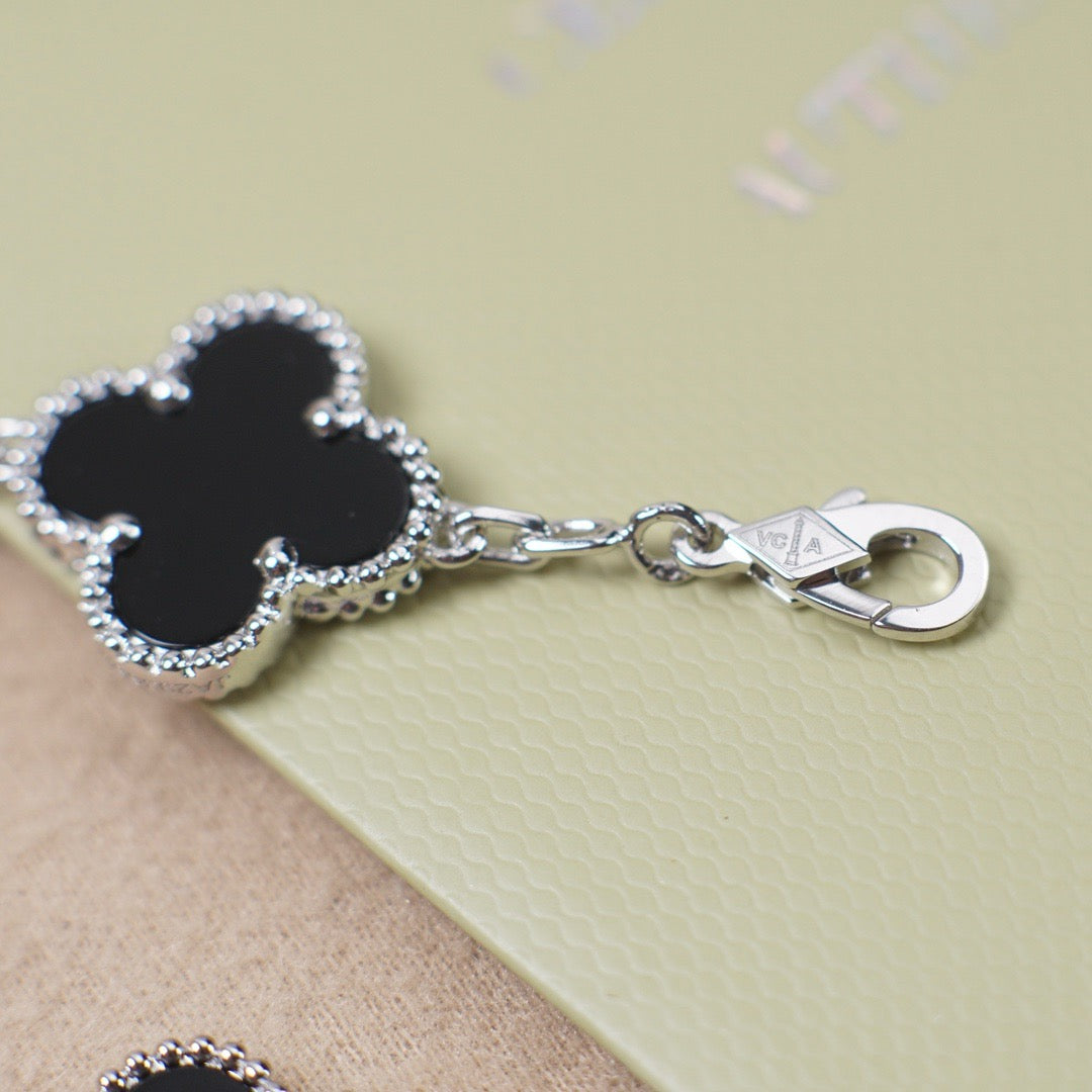 [Lumi] Neue CLOVER 5 MOTIF ONYXS ARMBANDKOLLEKTION