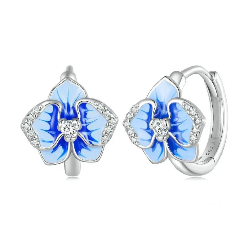 Ohrclips mit Schmetterlingsorchideenmotiv aus blauem Emaille, Ohrschnallen mit Phalaenopsis-Blume
