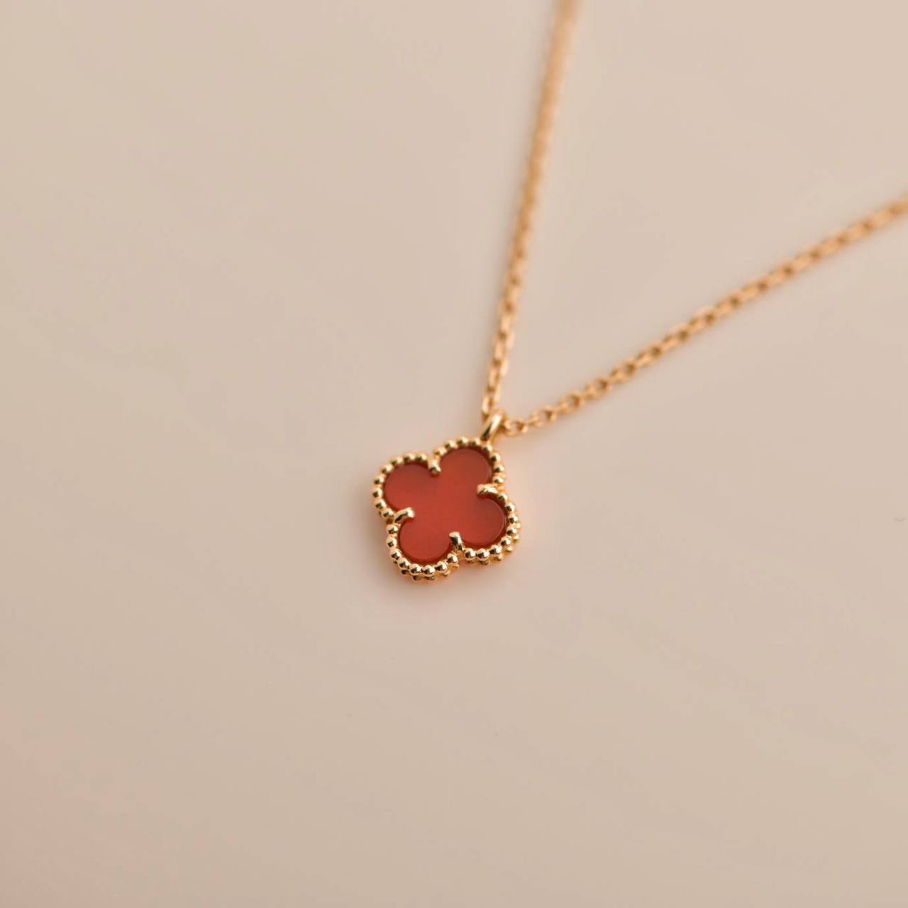 ¡®Lumi¡¯CLOVER MINI 9,5MM WEISSE KARNELIANS-KETTE