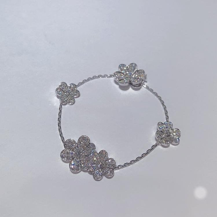Lumi® FRIVOLE SILBERNES 5-BLUMEN-ARMBAND