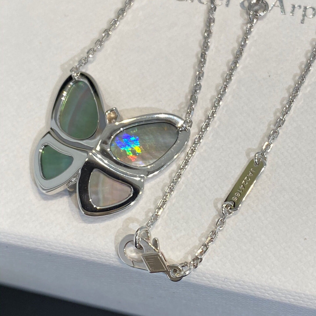 Lumi® Großer Schmetterlingsanhänger aus Silber mit Diamanten