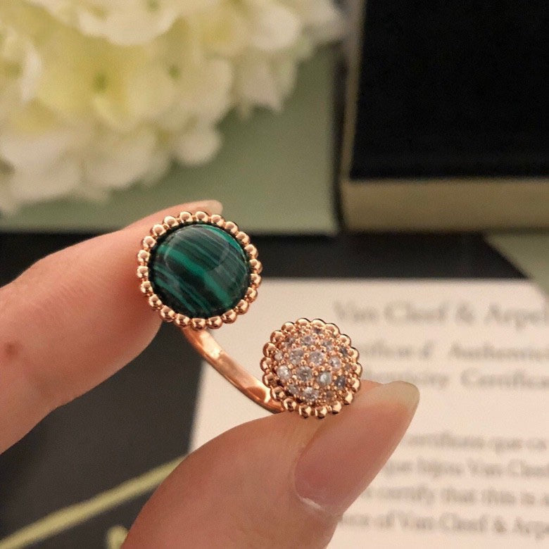 ¡®Lumi¡¯PERLEE COULEURS DIAMOND ROSE GOLD BETWEEN THE FINGER RING