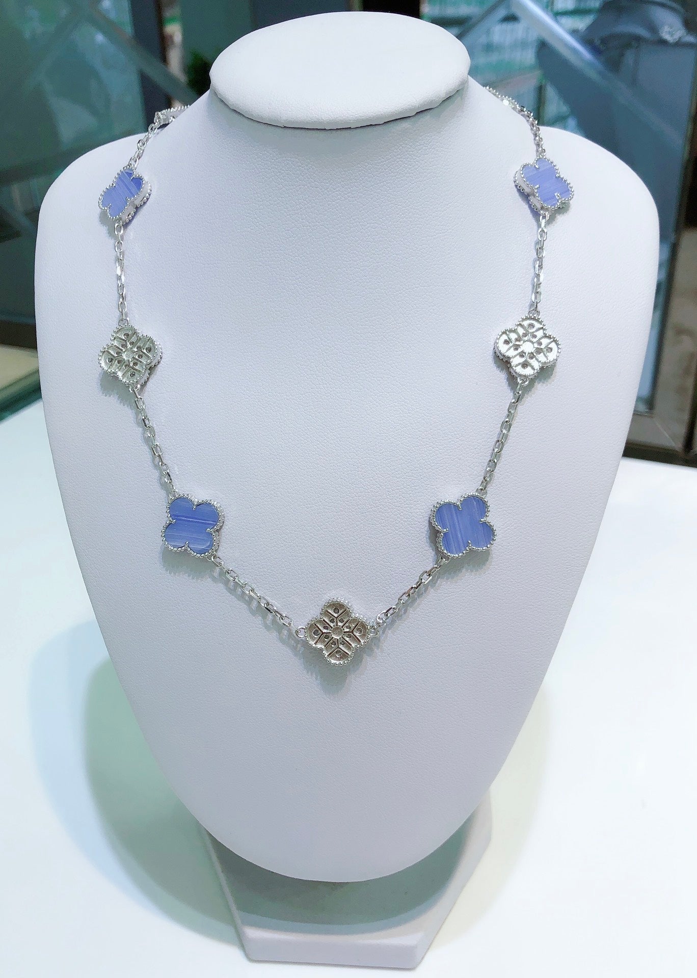 Lumi® Kleeblatt-Halskette mit 10 Motiven, Chalkedon, Diamanten und Silber